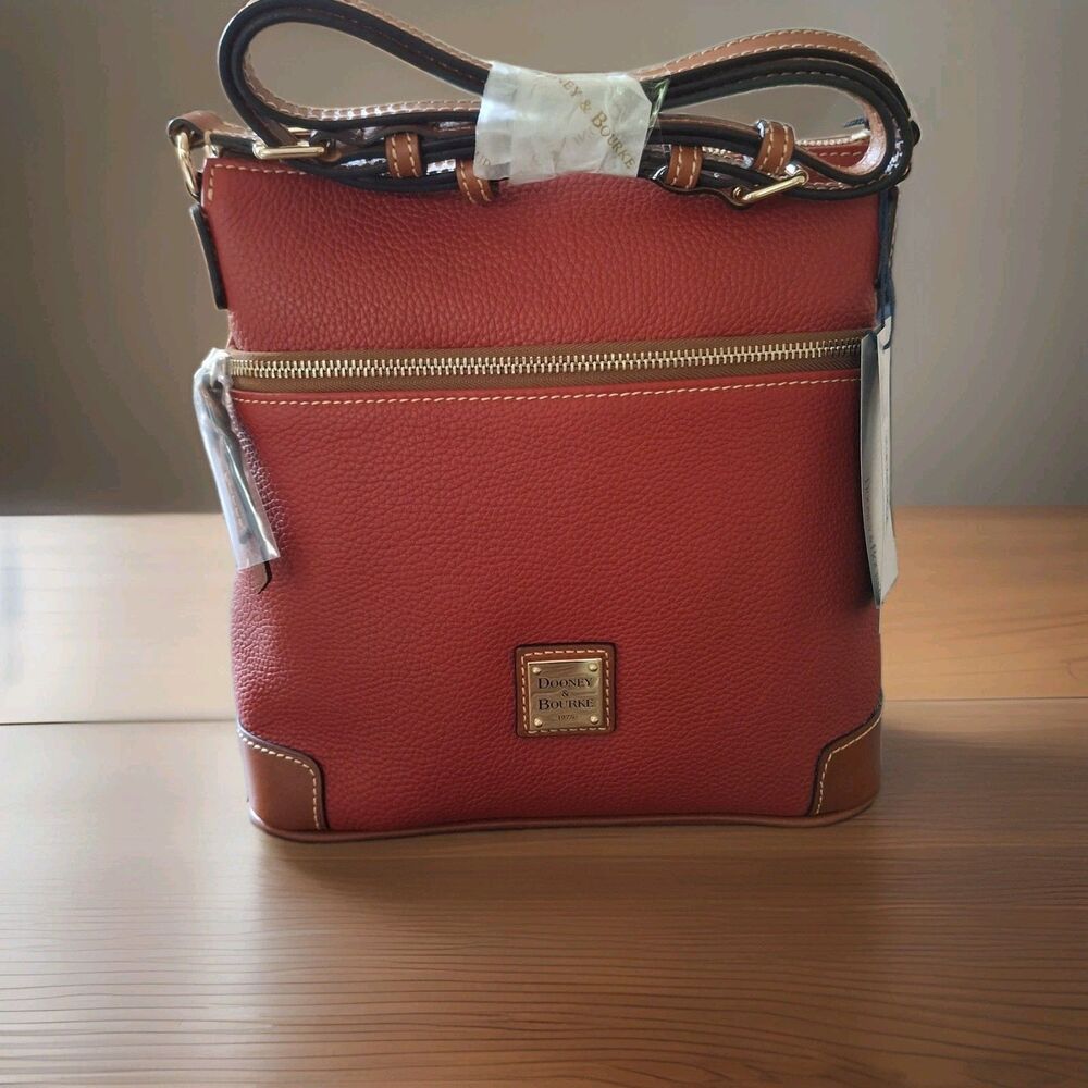 NWT NEW DOONEY & BOURKE PEBBLED LEATHER MEDIUM RED ADJUSTABLE CROSSBODY BAG ZIP